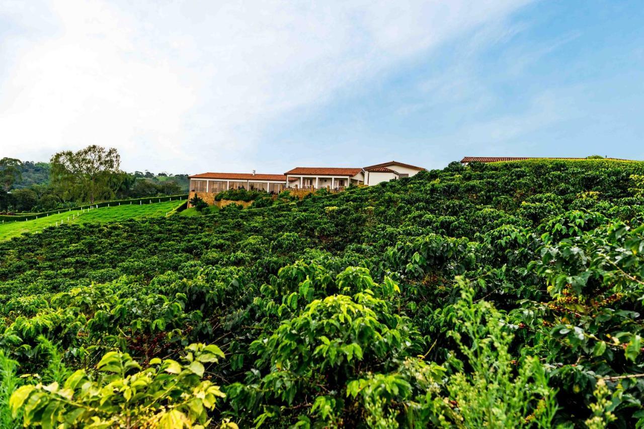 Hotel Estrella Del Monte Armenia  Exterior photo